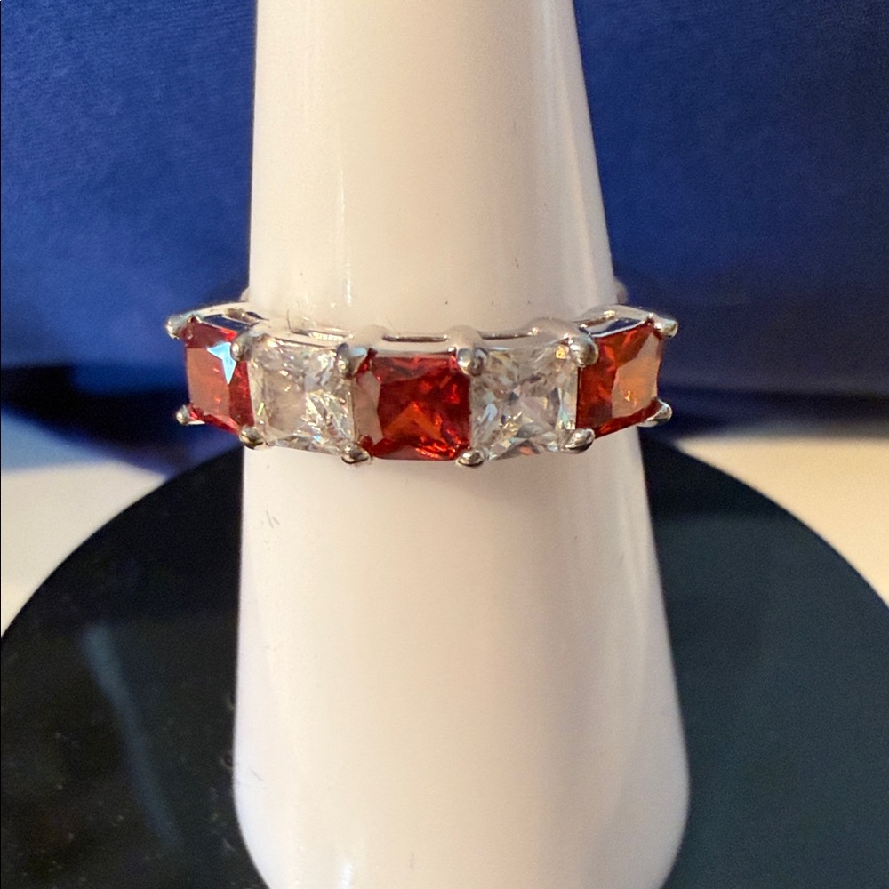Elegant Silver and Red Gemstone Ring